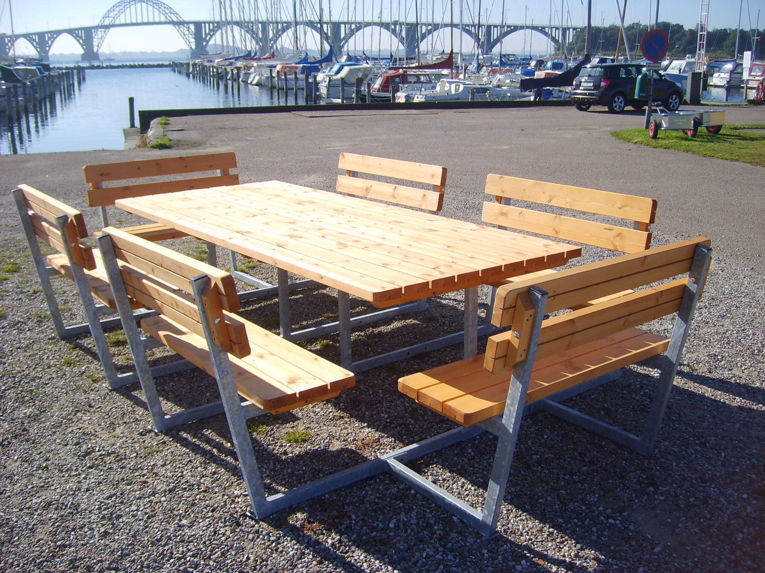 Bench set in Swedish nordic pine / hot-dip galvanized steelSize: L: 380cm. W: 235cm.