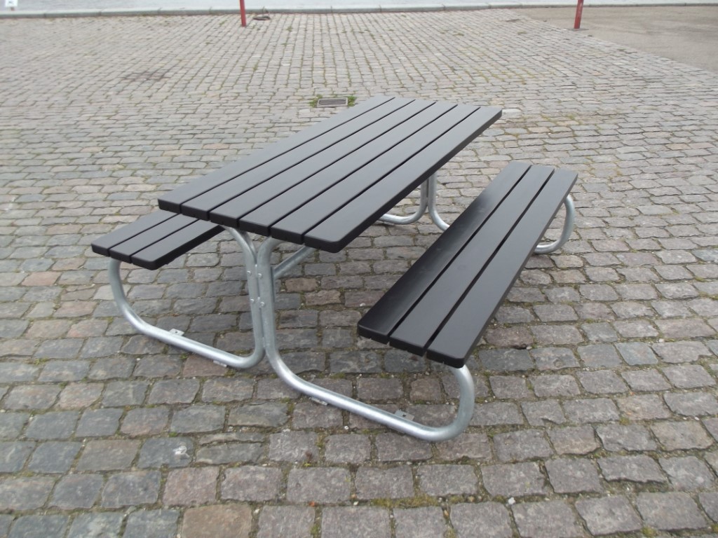 Bench set in black painted Swedish Nordic pine/ hot-dip galvanized steel Size: L. 180 cm. W. 160 cm.