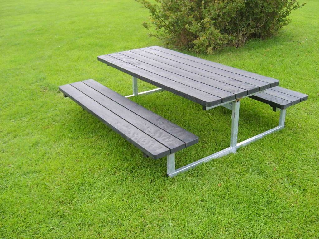 Kids bench set in black, brown, gray & green, Recycled plastic / hot-dip galvanized steel  L: 180 cm. W: 160 cm.   