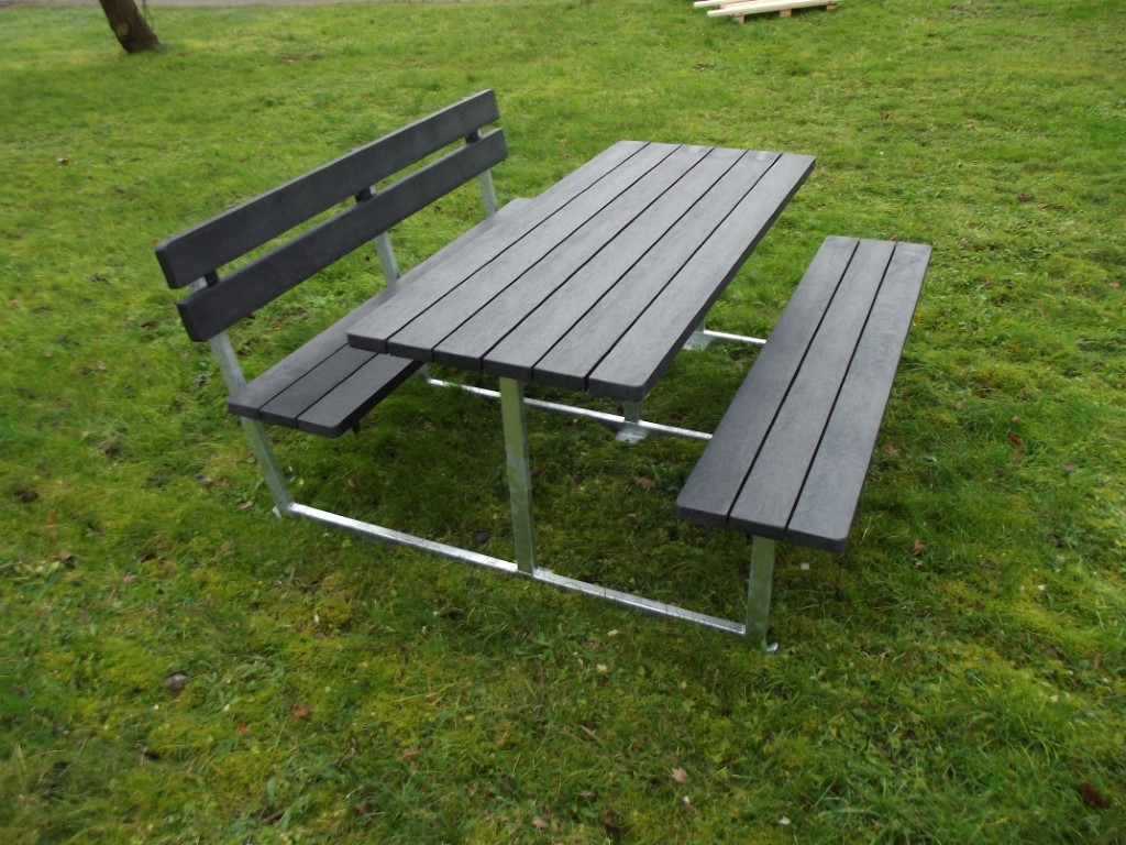 PARK bench set in black, brown, gray & green, Recycled plastic / hot-dip galvanized steel  L: 180 cm. W: 200 cm.  