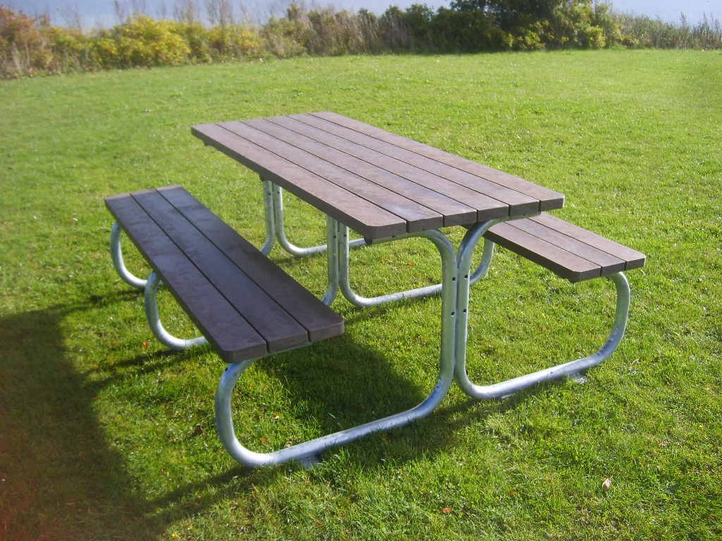 Bench set in black, brown, gray & green, Recycled plastic / hot-dip galvanized steel  L: 180 cm. W: 160 cm.  